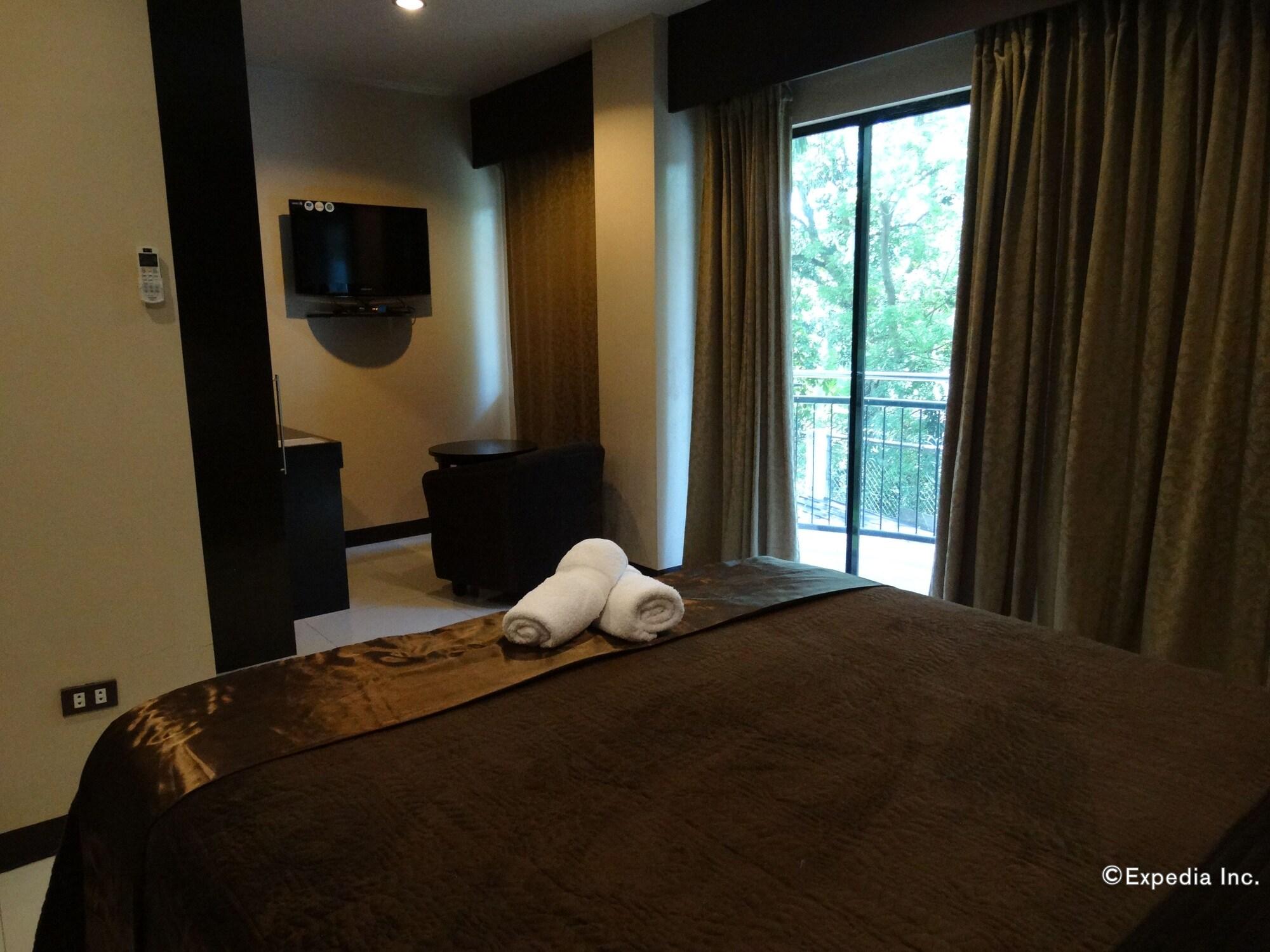Peridot Suites Davao City Eksteriør billede