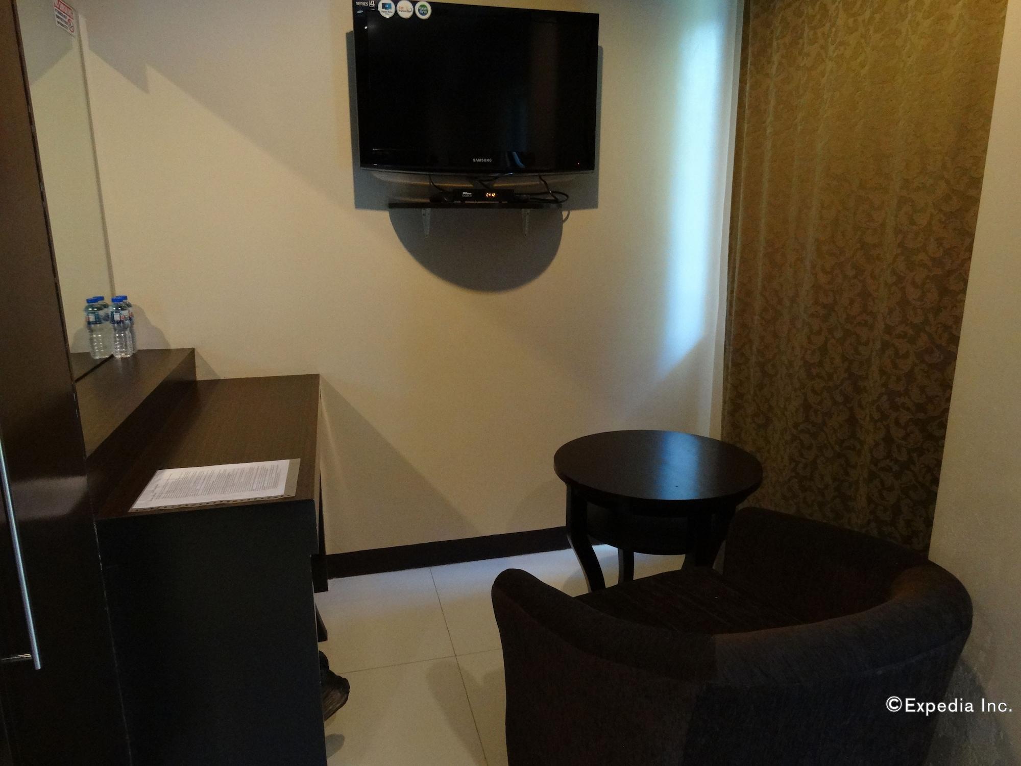 Peridot Suites Davao City Eksteriør billede