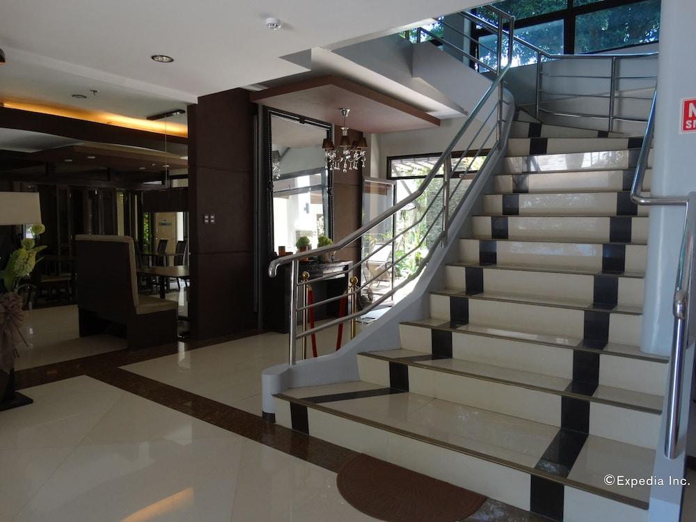 Peridot Suites Davao City Eksteriør billede