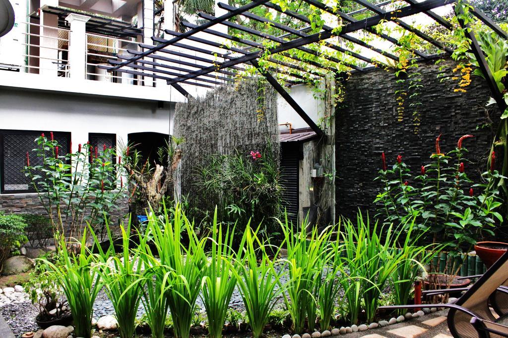 Peridot Suites Davao City Eksteriør billede