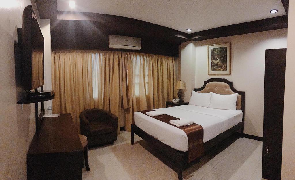 Peridot Suites Davao City Eksteriør billede