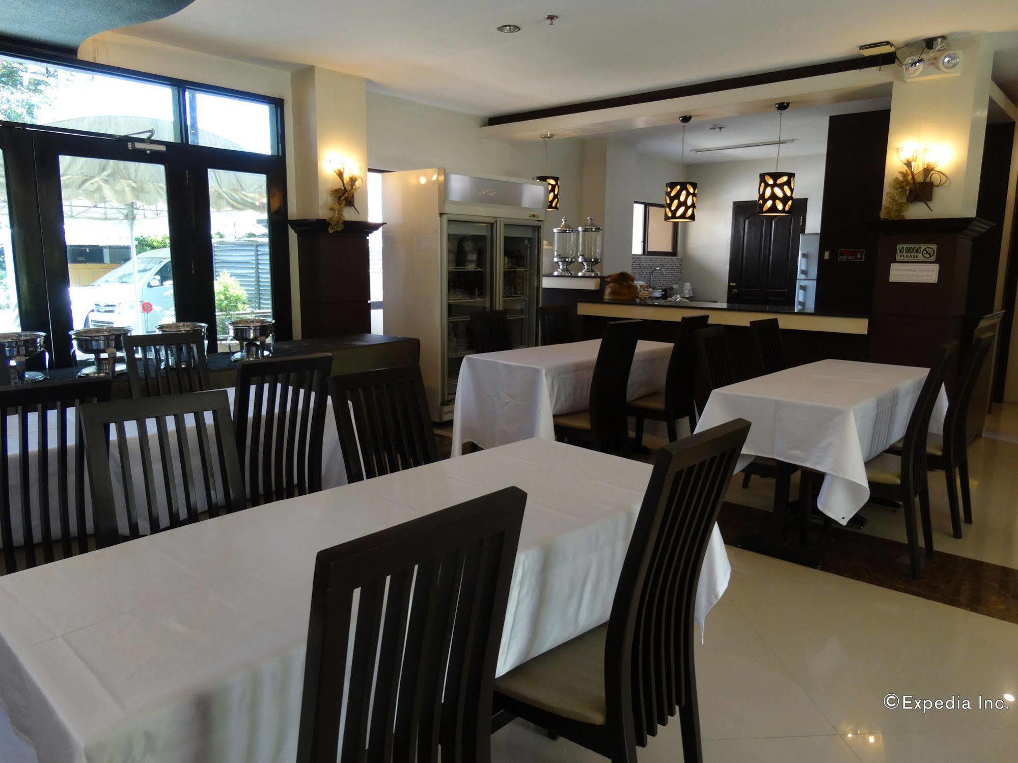 Peridot Suites Davao City Eksteriør billede