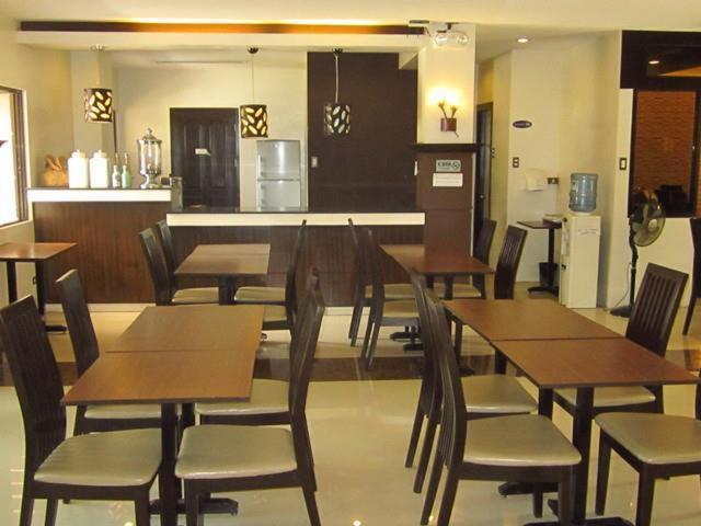 Peridot Suites Davao City Eksteriør billede