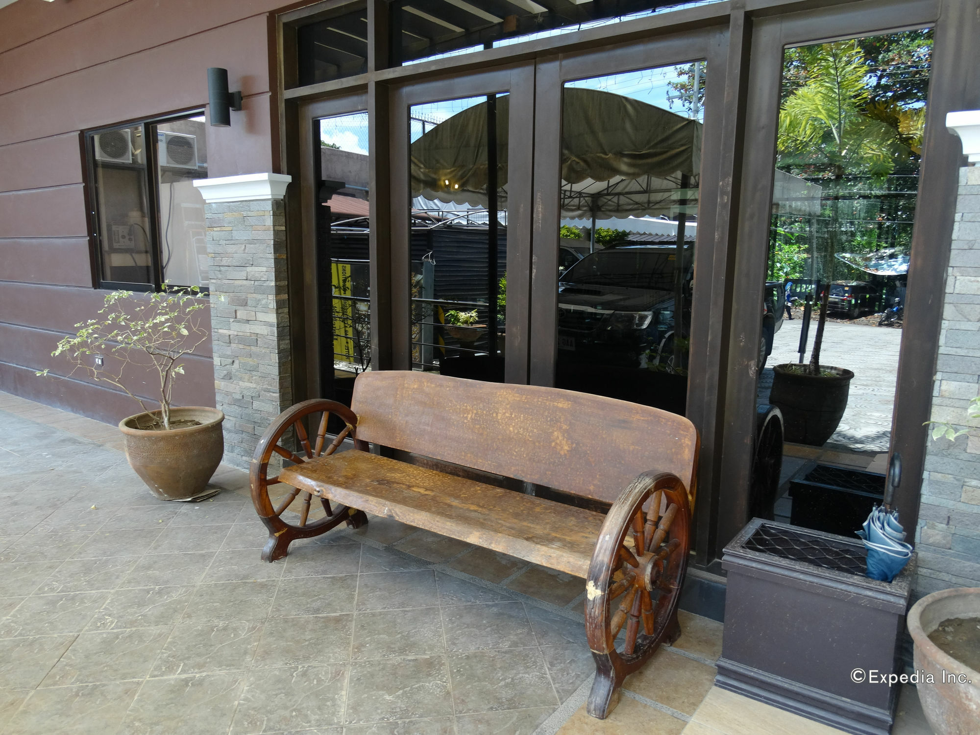 Peridot Suites Davao City Eksteriør billede